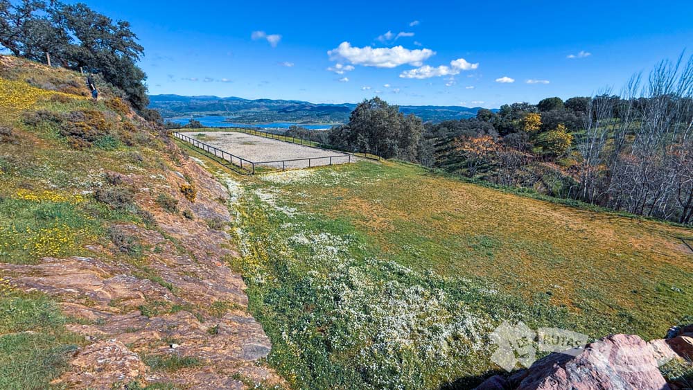 Vistas al recinto de arena de la feria y al mirador