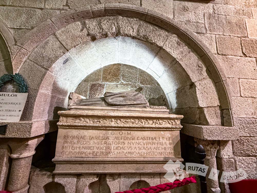 Sepulcro de Teresa de León