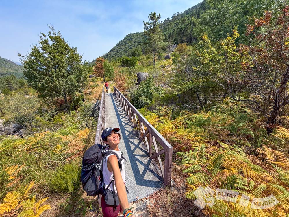 Puente peatonal sobre Barranqueira do Crasto